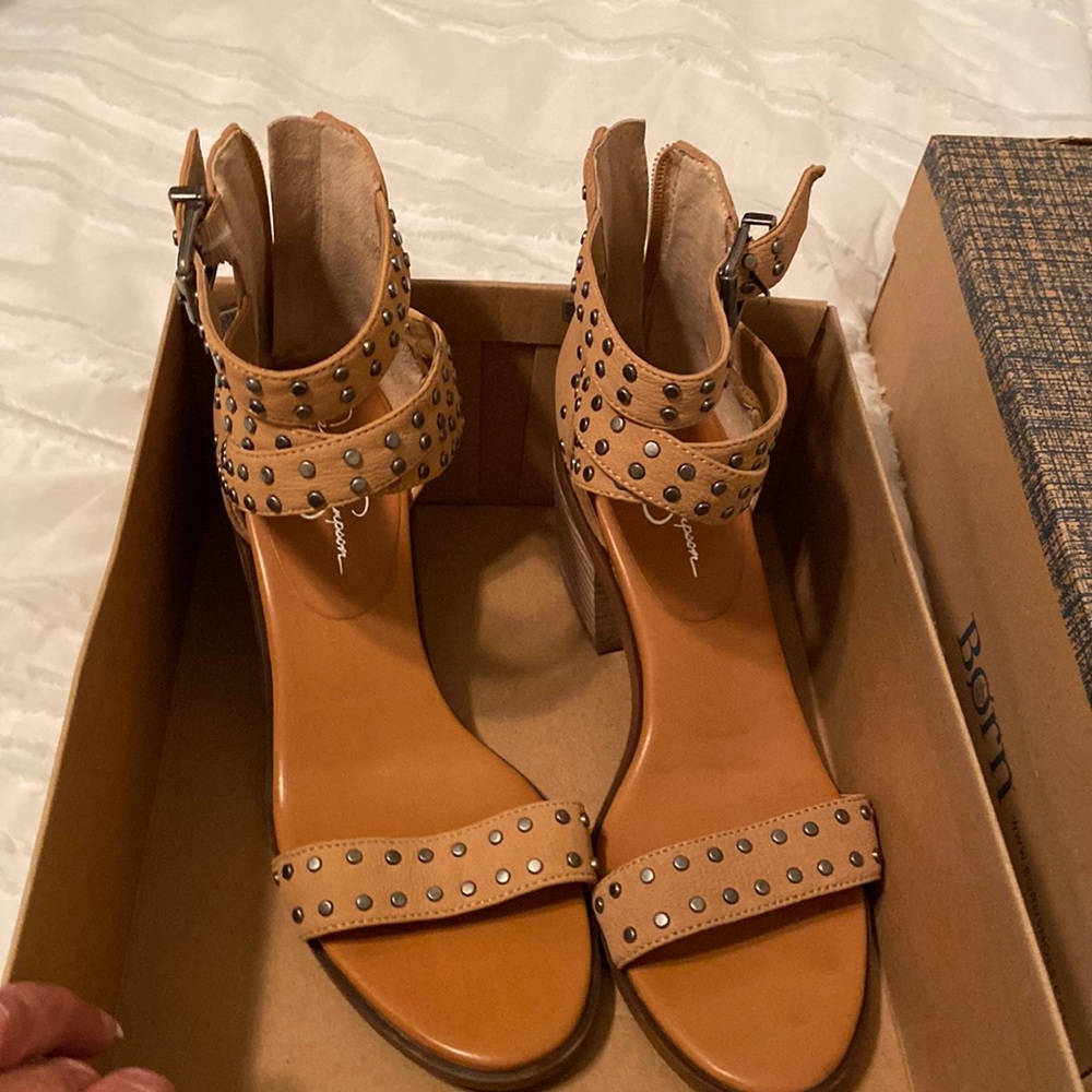 Jessica Simpson ladies womens 8.5 strappy sandals.